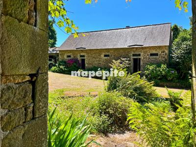 Maison - 1 275 m² - 19 pièces