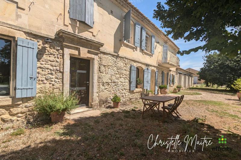 Maison - 333 m² - 10 pièces