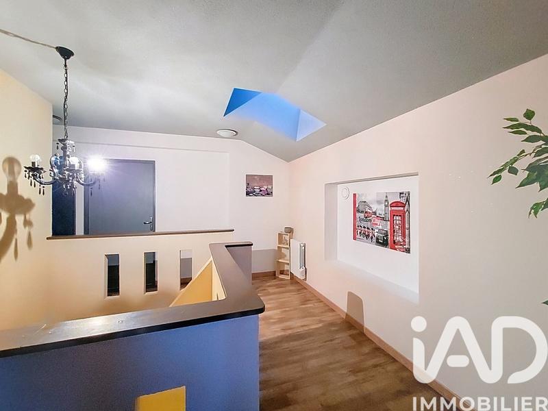 Maison - 217 m² - 8 pièces