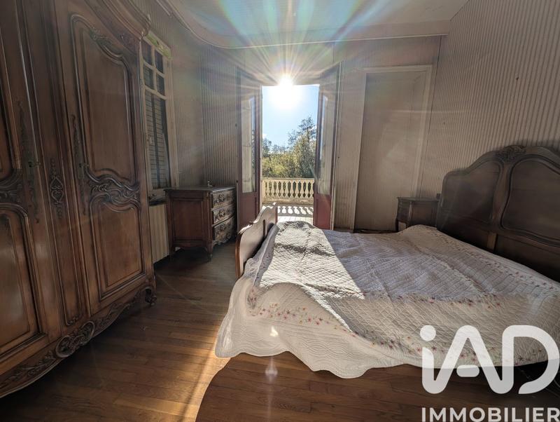 Maison - 236 m² - 11 pièces