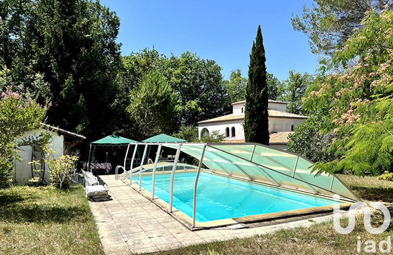 Maison - 280 m² - 10 pièces