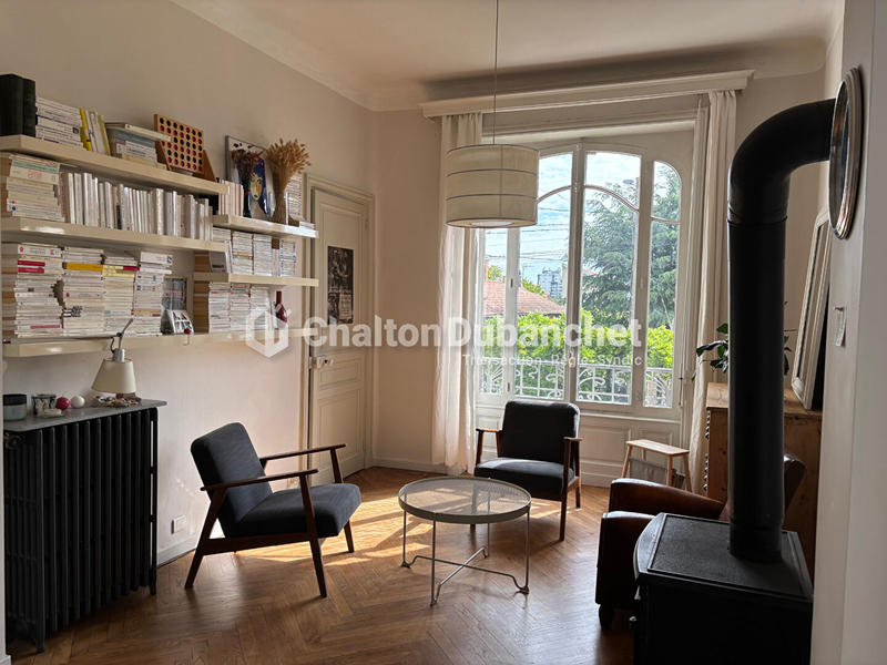 Maison - 200 m² - 8 pièces