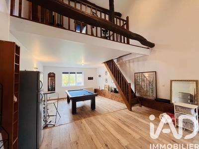 Maison - 216 m² - 6 pièces