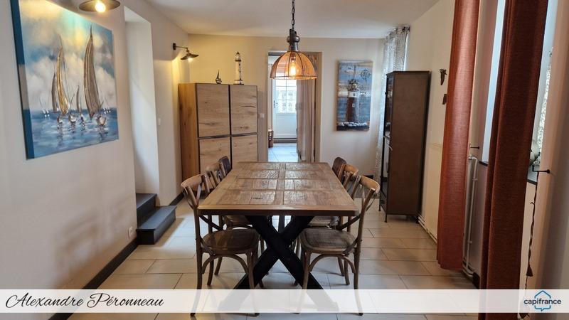 Maison - 224 m² - 8 pièces