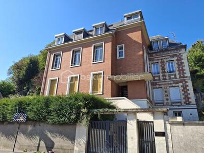 Loft - 65 m² - 3 pièces