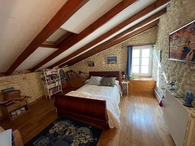 Maison - 225 m² - 8 pièces