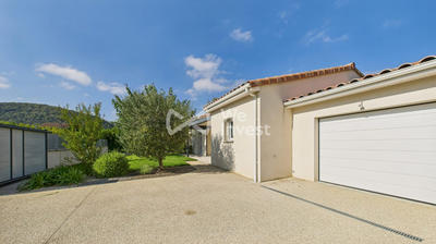 Maison - 123 m² - 6 pièces