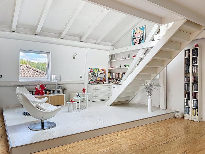 Appartement - 168 m² - 5 pièces