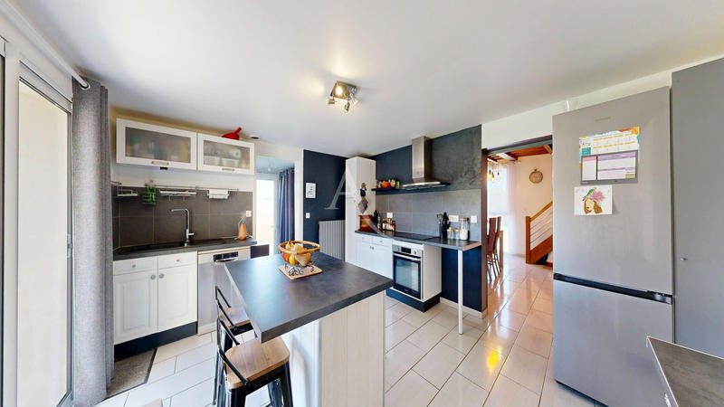 Maison - 95 m² - 5 pièces