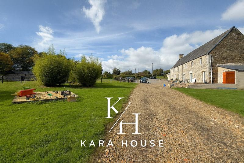 Maison ancienne - 312 m² - 10 pièces