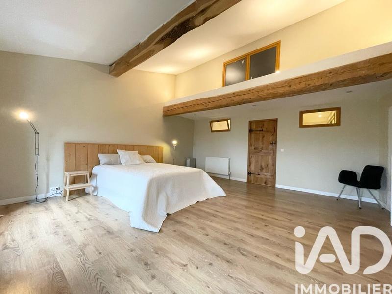 Maison - 205 m² - 7 pièces