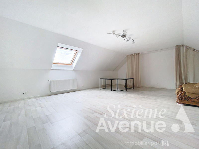 Maison - 246 m² - 5 pièces