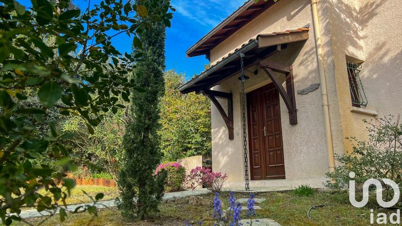 Maison - 237 m² - 8 pièces