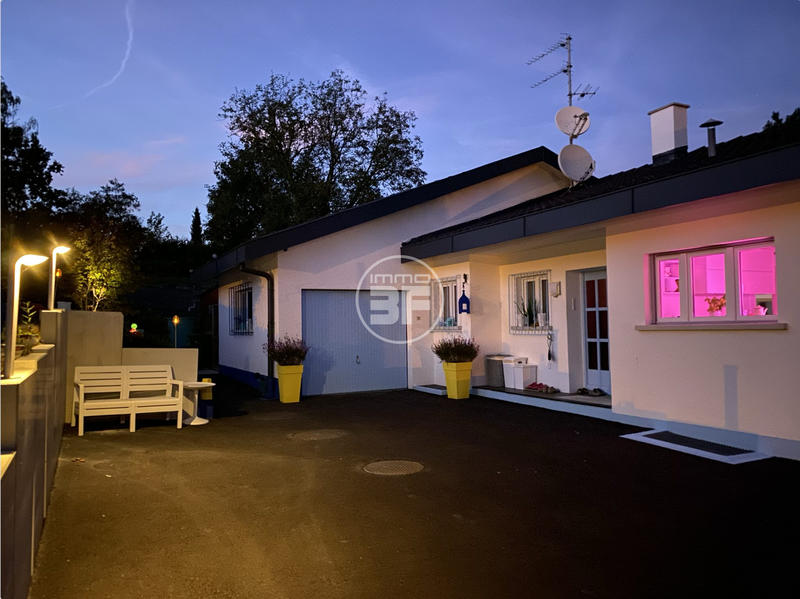 Maison - 240 m² - 5 pièces