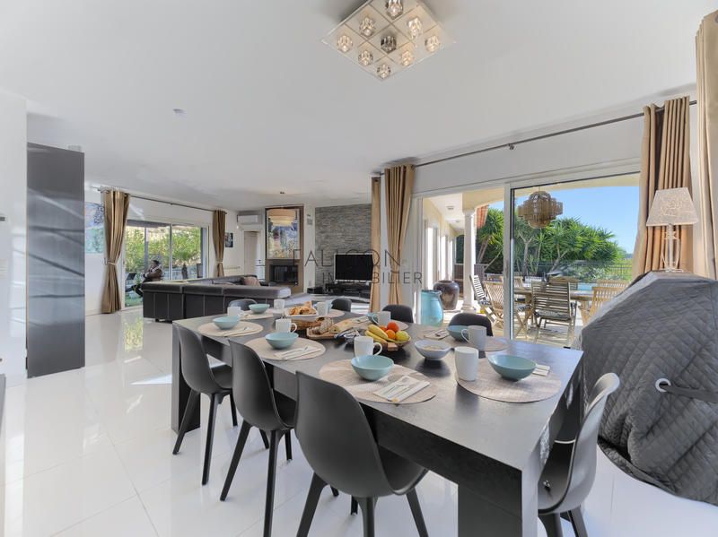 Villa - 165 m² - 6 pièces