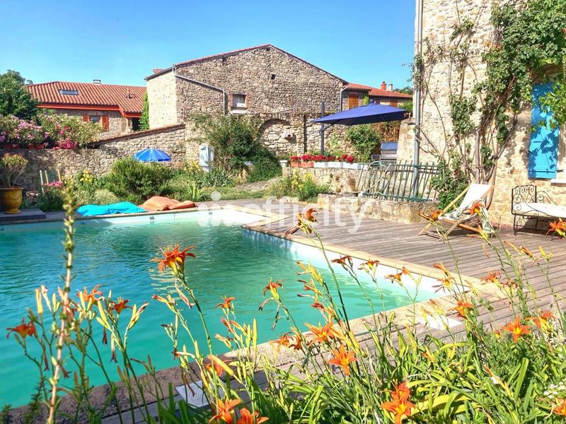 Maison - 195 m² - 8 pièces