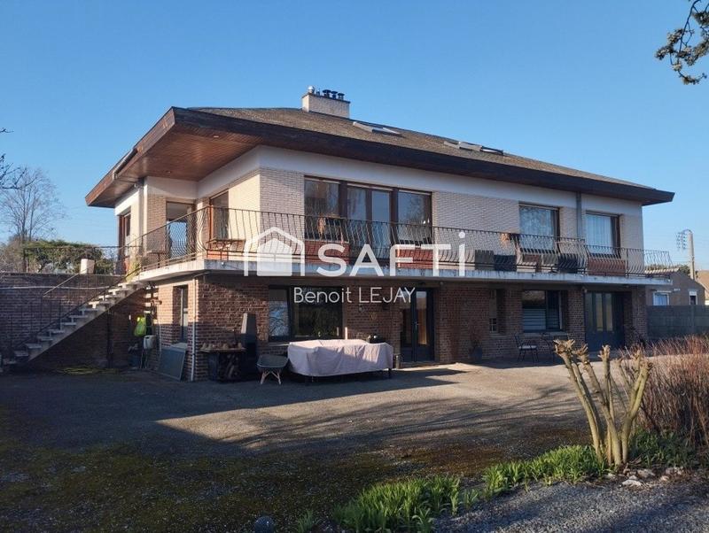 Maison - 215 m² - 7 pièces