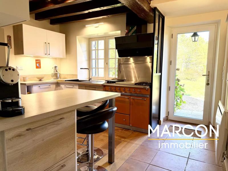 Propriété - 145 m² - 6 pièces