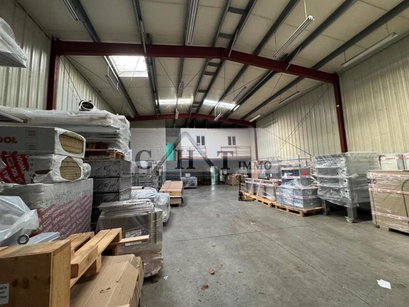 Entrepôt - 520 m²