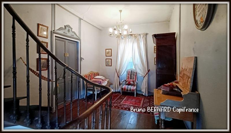 Maison - 315 m² - 11 pièces