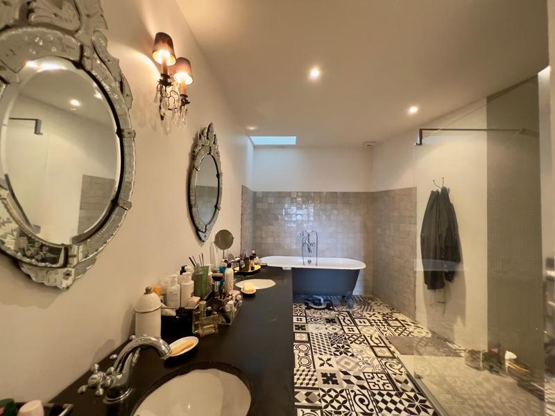 Maison de maîtres - 370 m² - 8 pièces