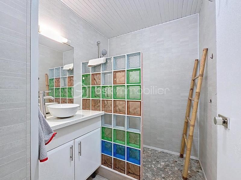 Studio - 30 m² - 1 pièce