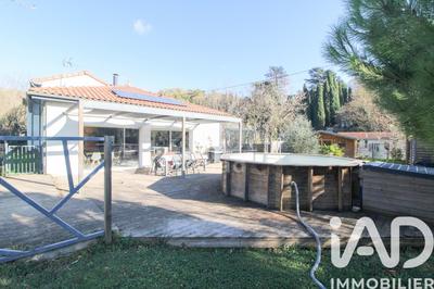 Maison - 207 m² - 6 pièces