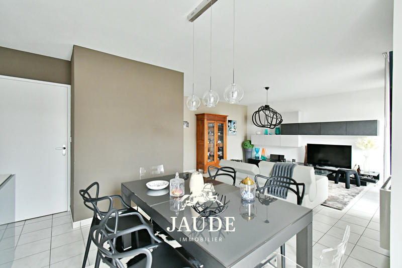 Appartement - 91 m² - 3 pièces