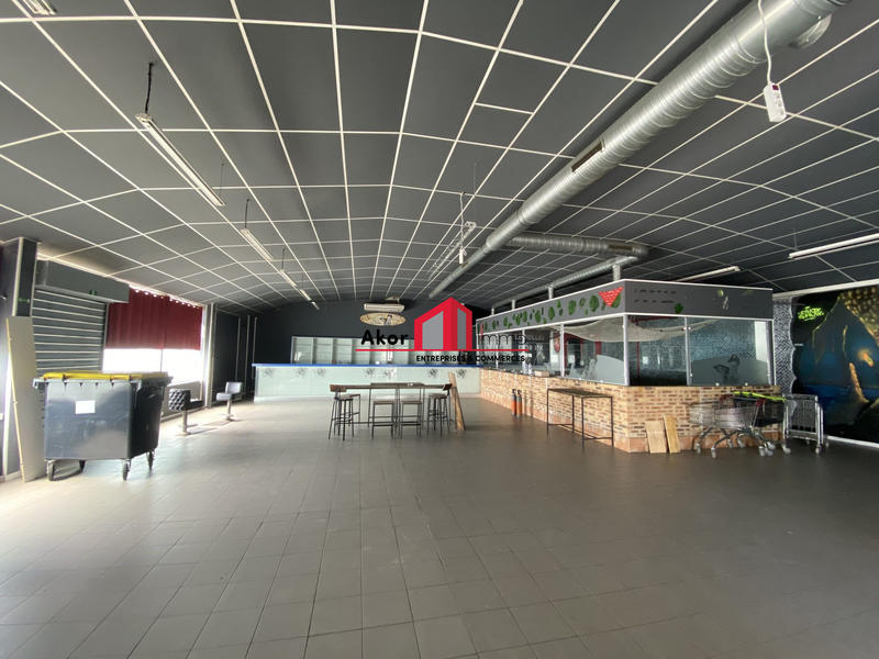 Local commercial - 270 m²