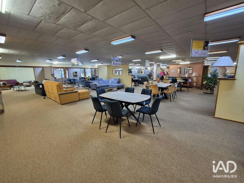 Local commercial - 1 500 m²