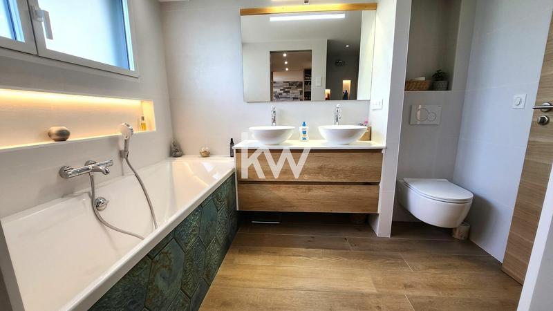 Villa - 437 m² - 13 pièces