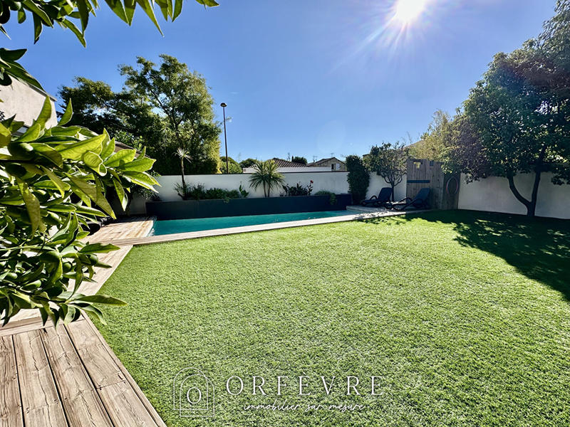 Maison - 180 m² - 6 pièces