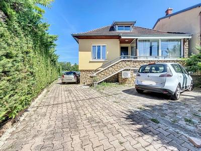 Maison - 197 m² - 6 pièces