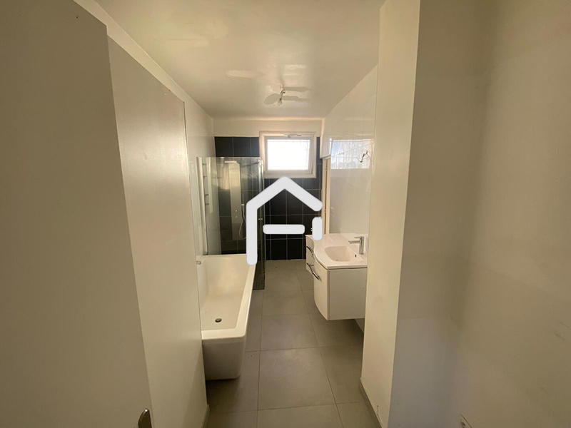 Maison - 258 m² - 8 pièces