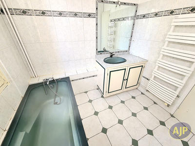 Immeuble - 111 m² - 5 pièces