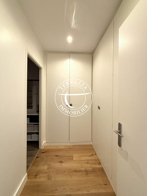 Duplex - 199 m² - 9 pièces