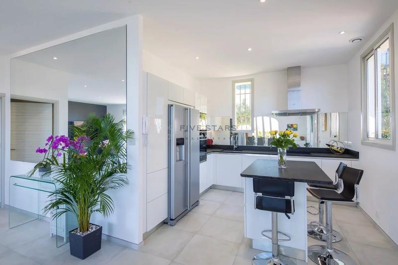 Villa - 230 m² - 6 pièces