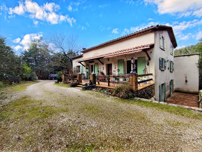 Maison - 254 m² - 13 pièces