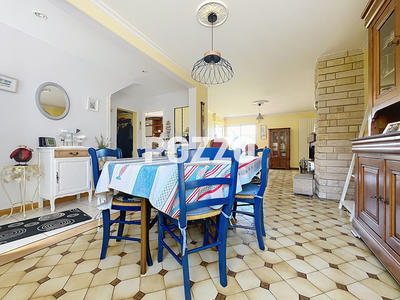 Maison - 100 m² - 6 pièces