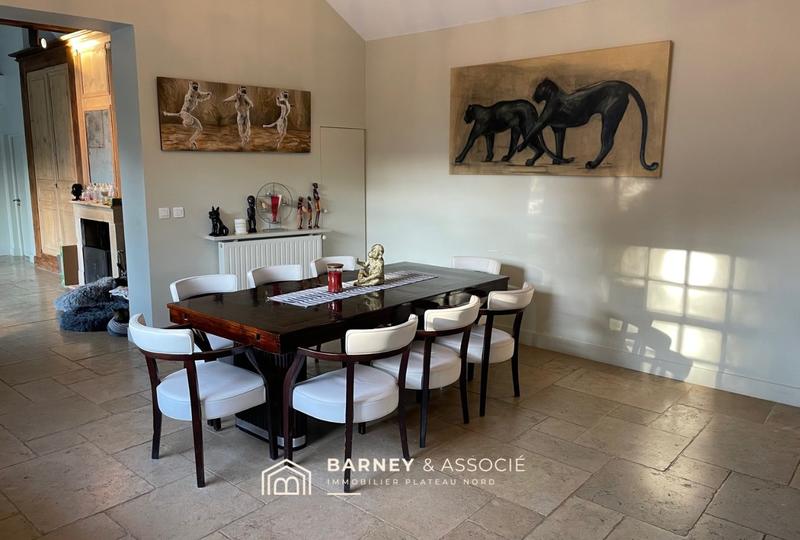 Maison - 350 m² - 8 pièces