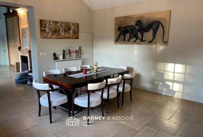 Maison - 350 m² - 8 pièces