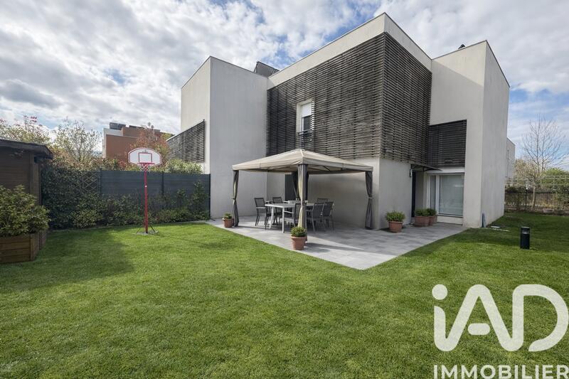 Maison - 85 m² - 4 pièces