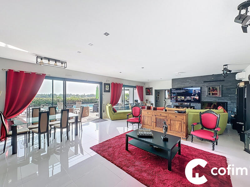 Villa - 316 m² - 8 pièces