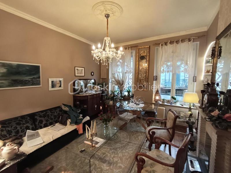 Immeuble - 134 m² - 6 pièces