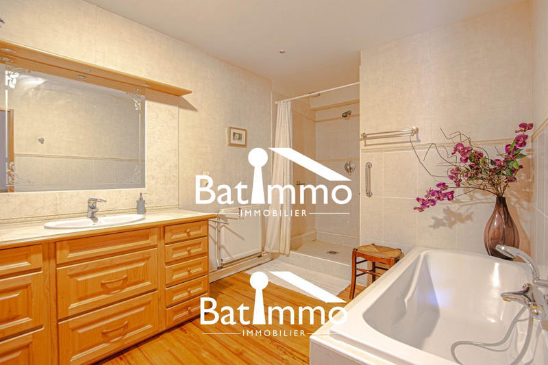 Villa - 320 m² - 10 pièces