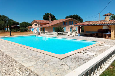 Maison - 273 m² - 6 pièces