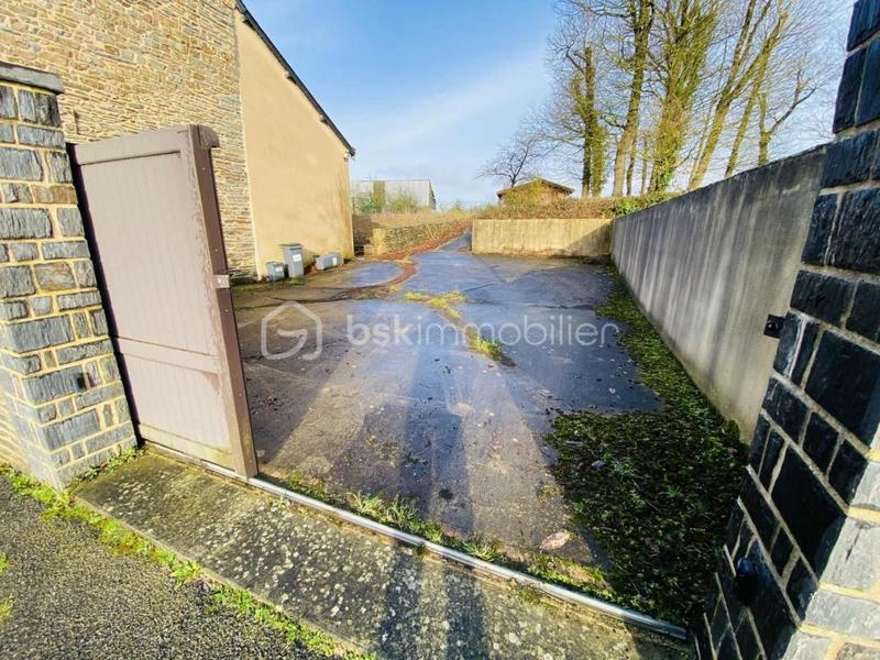 Maison en pierre - 1 638 m² - 10 pièces