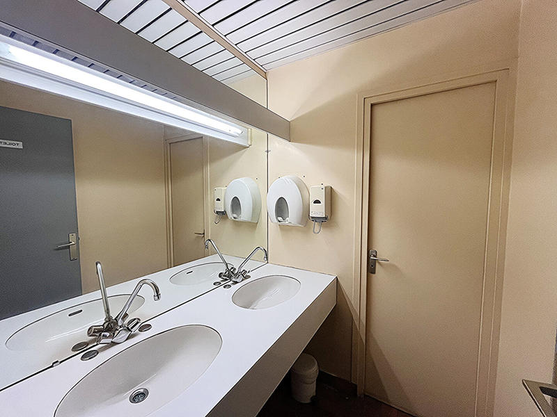 Bureau - 557 m² - 25 pièces