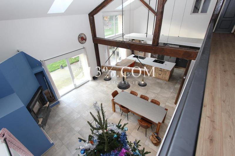 Maison - 410 m² - 9 pièces