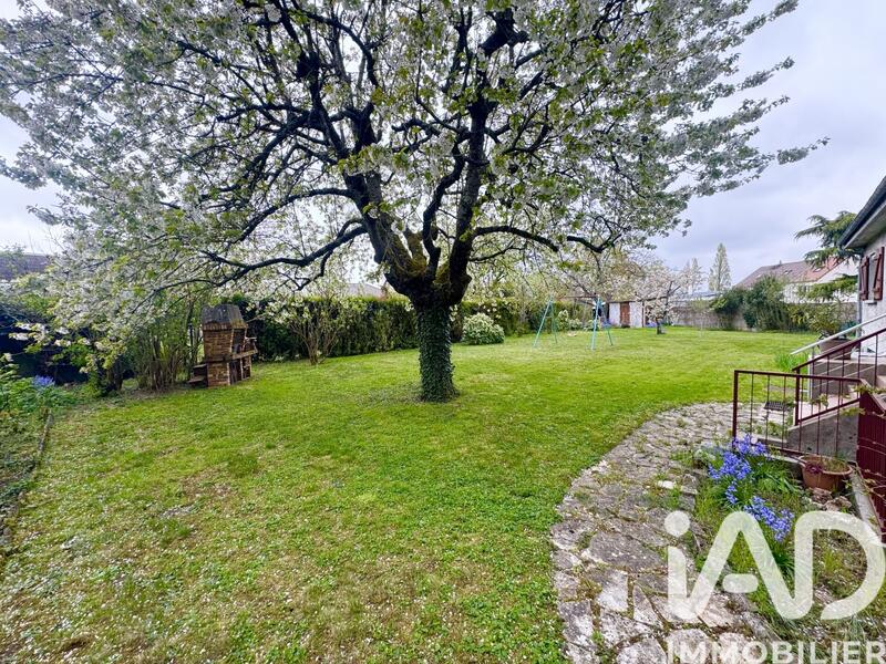 Maison - 181 m² - 8 pièces